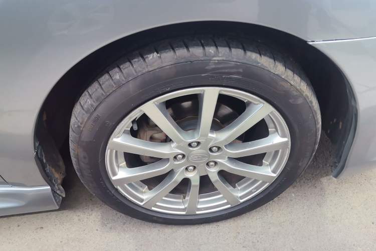 Used Subaru Legacy 2010 2.5i Luxury Edition Right Front Wheel Hub