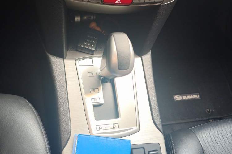 Used Subaru Legacy 2010 2.5i Luxury Navigation Edition Gear Lever