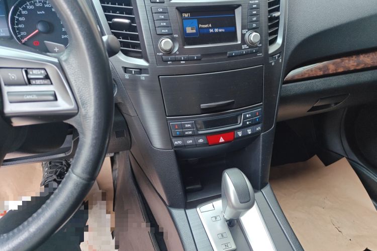 Used Subaru Legacy 2013 2.5i-X Luxury Edition Audio And AC Panel