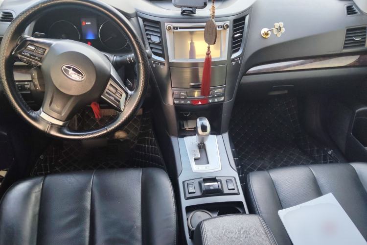 Used Subaru Legacy 2013 2.5i-X Luxury Edition Center Console