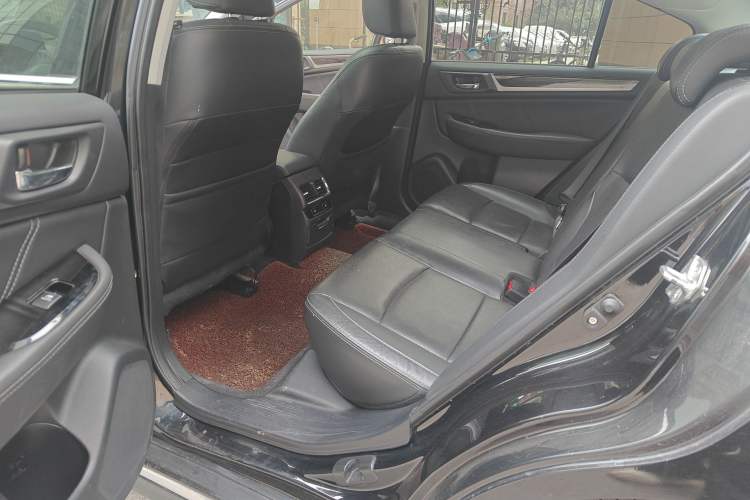 Used Subaru Legacy 2016 2.5i All-Wheel-Drive Glory Edition Interior 4