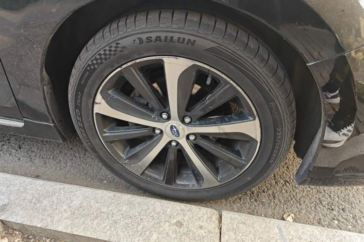 Used Subaru Legacy 2016 2.5i All-Wheel-Drive Glory Edition Right Front Wheel Hub