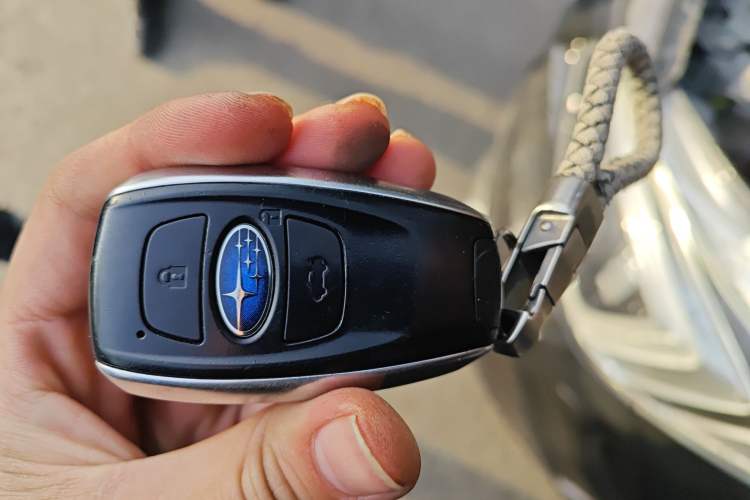Used Subaru Legacy 2016 2.5i All-Wheel-Drive Glory Edition Vehicle Key