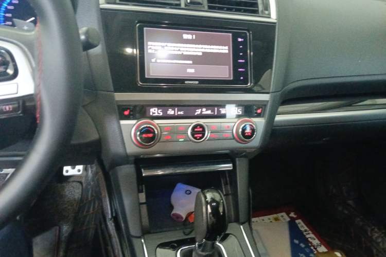 Used Subaru Legacy 2016 2.5i All-Wheel-Drive Glory Edition Audio And AC Panel