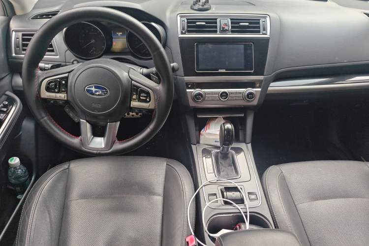 Used Subaru Legacy 2016 2.5i All-Wheel-Drive Glory Edition Center Console