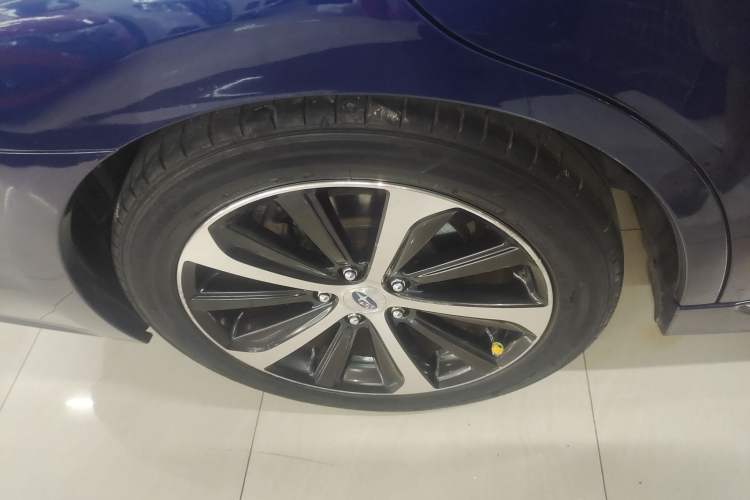 Used Subaru Legacy 2016 2.5i All-Wheel-Drive Glory Edition Exterior 6