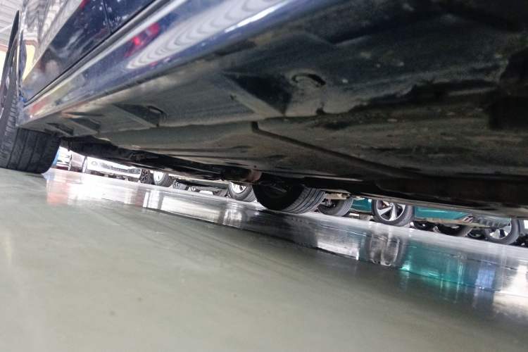Used Subaru Legacy 2016 2.5i All-Wheel-Drive Glory Edition Left Side Sill