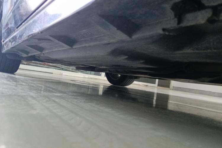 Used Subaru Legacy 2016 2.5i All-Wheel-Drive Glory Edition Right Side Sill