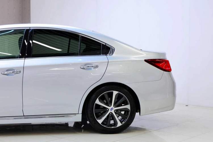Used Subaru Legacy 2016 2.5i All-Wheel-Drive Glory Edition Exterior 3