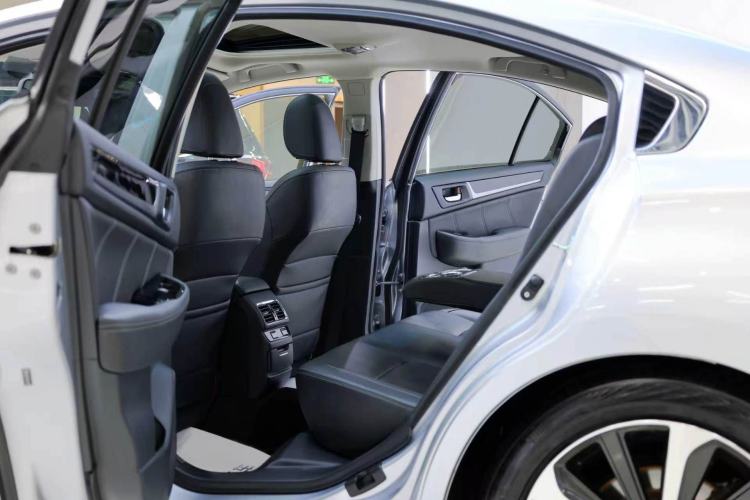 Used Subaru Legacy 2016 2.5i All-Wheel-Drive Glory Edition Interior 12