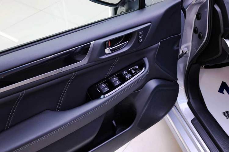 Used Subaru Legacy 2016 2.5i All-Wheel-Drive Glory Edition Interior 2