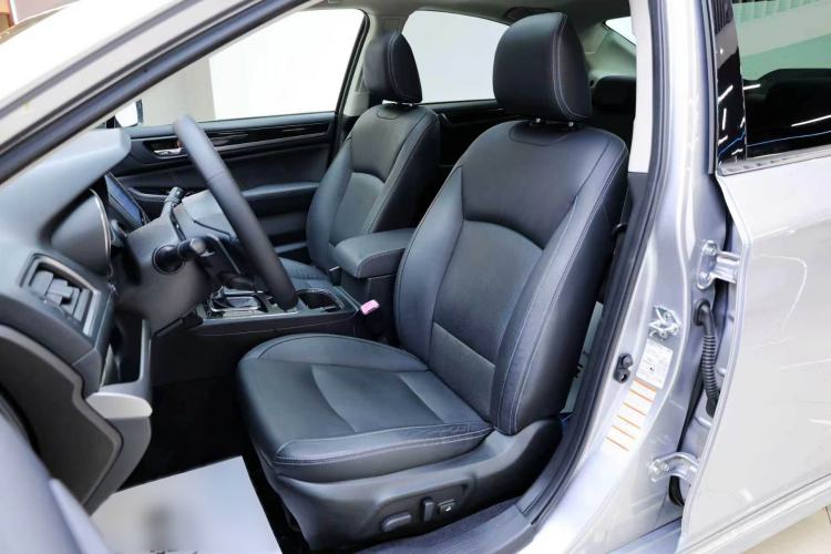 Used Subaru Legacy 2016 2.5i All-Wheel-Drive Glory Edition Interior 9