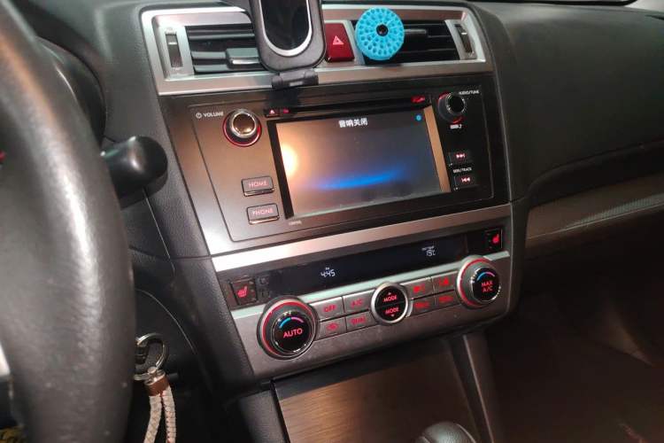 Used Subaru Legacy 2016 2.5i All-Wheel-Drive Fashion Edition Audio And AC Panel