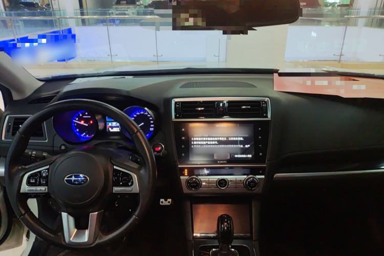 Used Subaru Legacy 2016 2.5i All-Wheel-Drive Glory Edition Center Console