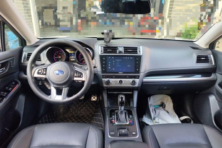 Used Subaru Legacy 2016 2.5i All-Wheel-Drive Glory Edition Center Console