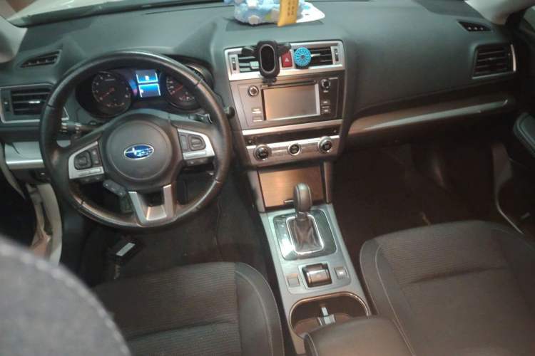 Used Subaru Legacy 2016 2.5i All-Wheel-Drive Fashion Edition Center Console