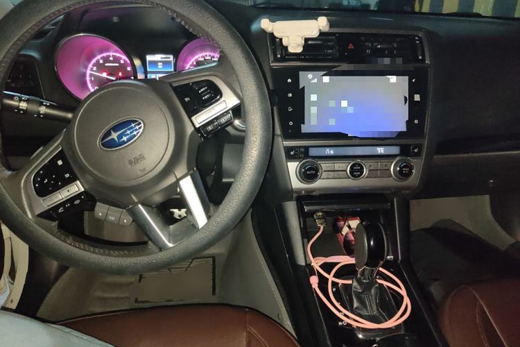 Used Subaru Legacy 2016 2.5i All-Wheel-Drive Glory Edition Center Console