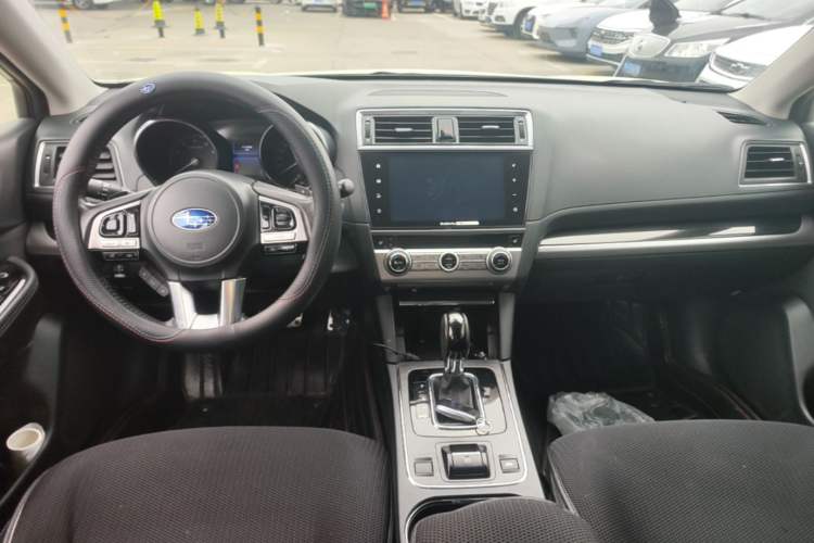 Used Subaru Legacy 2016 2.5i All-Wheel-Drive Glory Edition Center Console