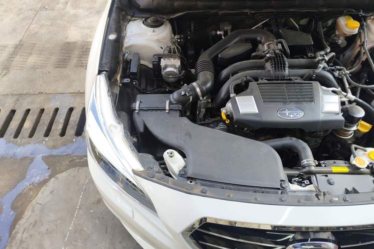 Used Subaru Legacy 2016 2.5i All-Wheel-Drive Glory Edition Engine Bay Right