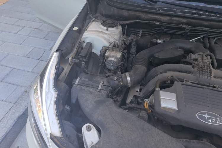 Used Subaru Legacy 2016 2.5i All-Wheel-Drive Glory Edition Engine Bay Right