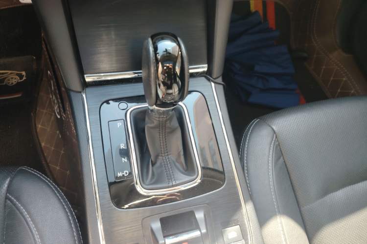 Used Subaru Legacy 2016 2.5i All-Wheel-Drive Glory Edition Gear Lever