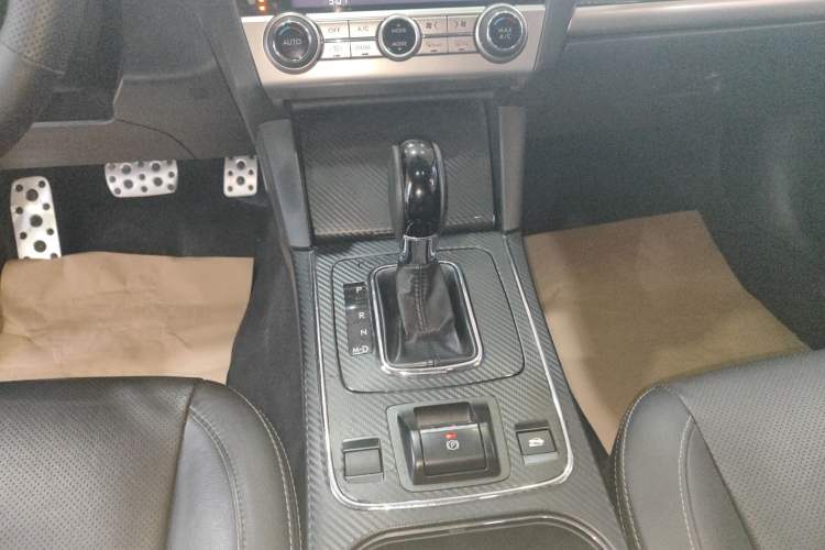 Used Subaru Legacy 2016 2.5i All-Wheel-Drive Glory Edition Gear Lever