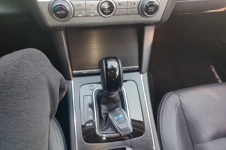 Used Subaru Legacy 2016 2.5i All-Wheel-Drive Glory Edition Gear Lever