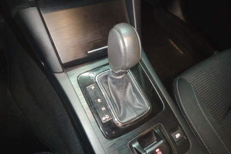 Used Subaru Legacy 2016 2.5i All-Wheel-Drive Fashion Edition Gear Lever