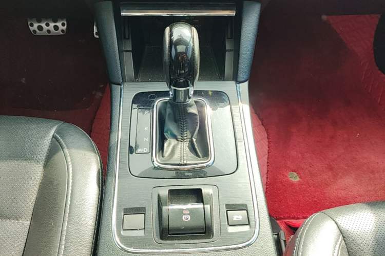 Used Subaru Legacy 2016 2.5i All-Wheel-Drive Glory Edition Gear Lever