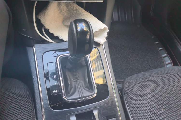 Used Subaru Legacy 2016 2.5i All-Wheel-Drive Glory Edition Gear Lever