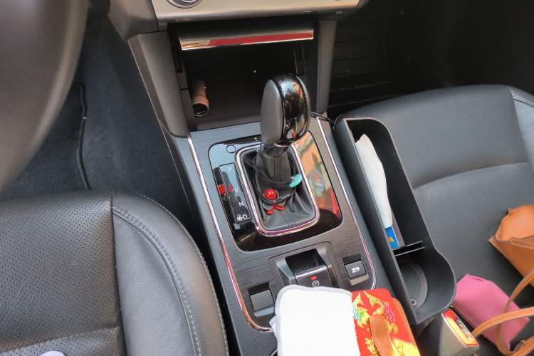 Used Subaru Legacy 2016 2.5i All-Wheel-Drive Glory Edition Gear Lever