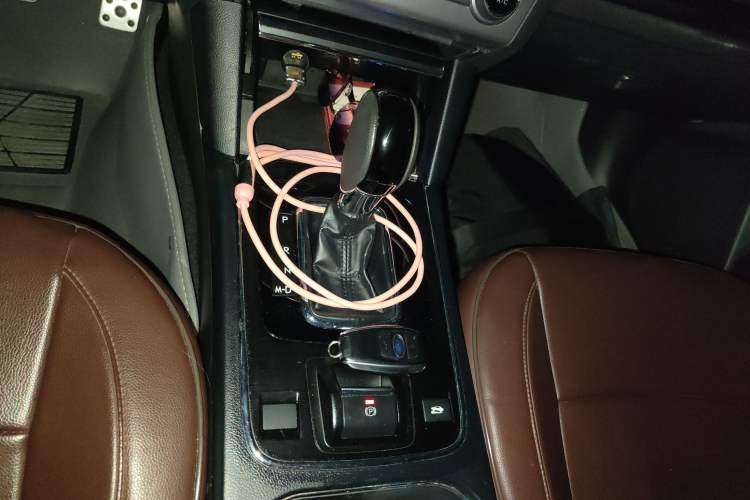 Used Subaru Legacy 2016 2.5i All-Wheel-Drive Glory Edition Gear Lever