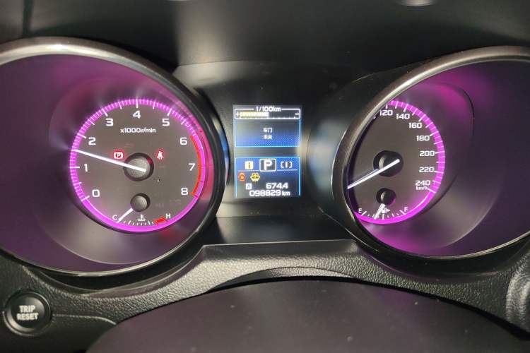 Used Subaru Legacy 2016 2.5i All-Wheel-Drive Glory Edition Instrument Cluster