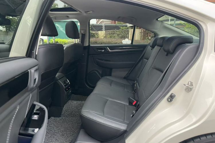 Used Subaru Legacy 2016 2.5i All-Wheel-Drive Glory Edition Interior 2