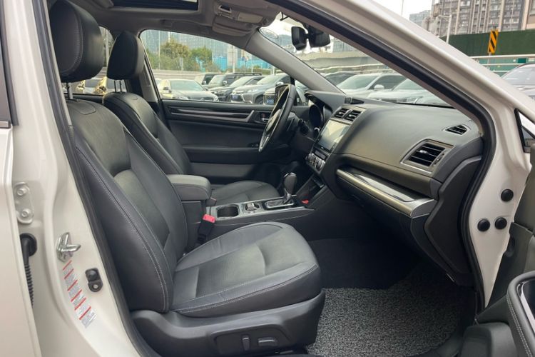 Used Subaru Legacy 2016 2.5i All-Wheel-Drive Glory Edition Interior 3