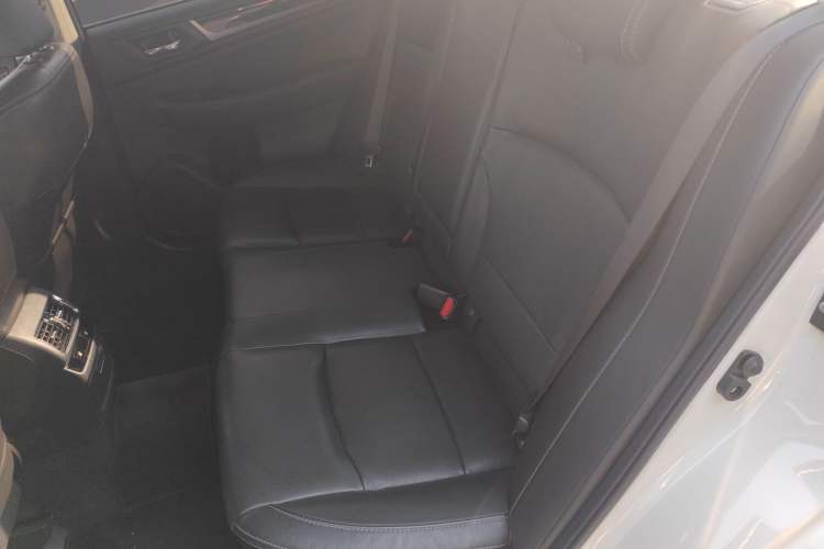 Used Subaru Legacy 2016 2.5i All-Wheel-Drive Glory Edition Interior 4