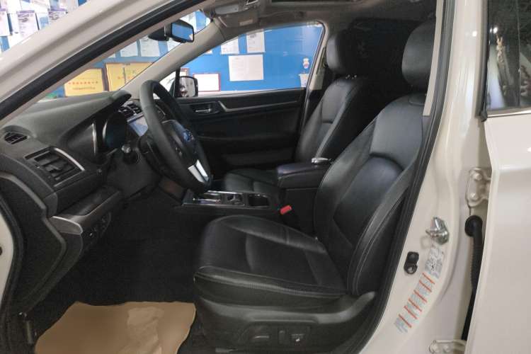 Used Subaru Legacy 2016 2.5i All-Wheel-Drive Glory Edition Left Front Seat