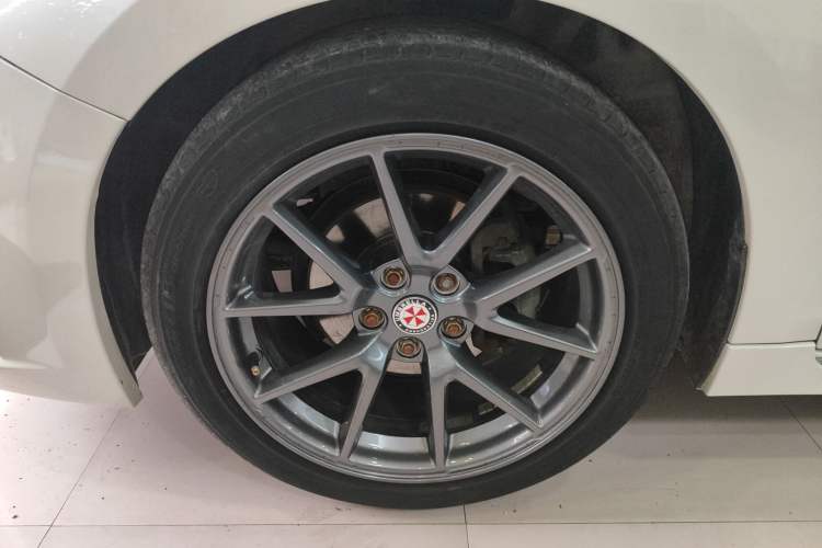 Used Subaru Legacy 2016 2.5i All-Wheel-Drive Glory Edition Left Front Wheel Hub