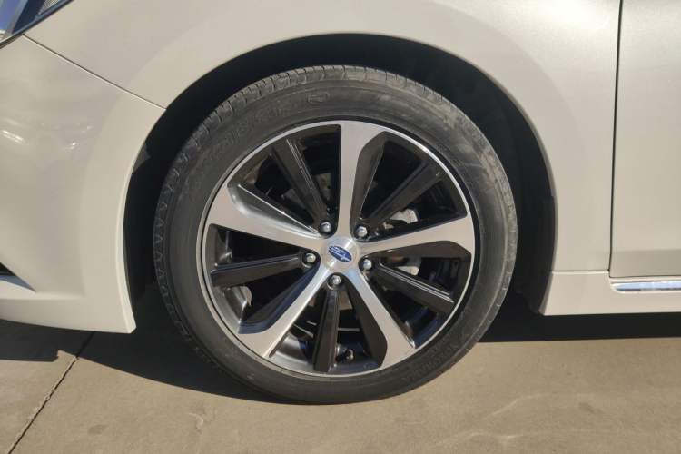 Used Subaru Legacy 2016 2.5i All-Wheel-Drive Glory Edition Left Front Wheel Hub