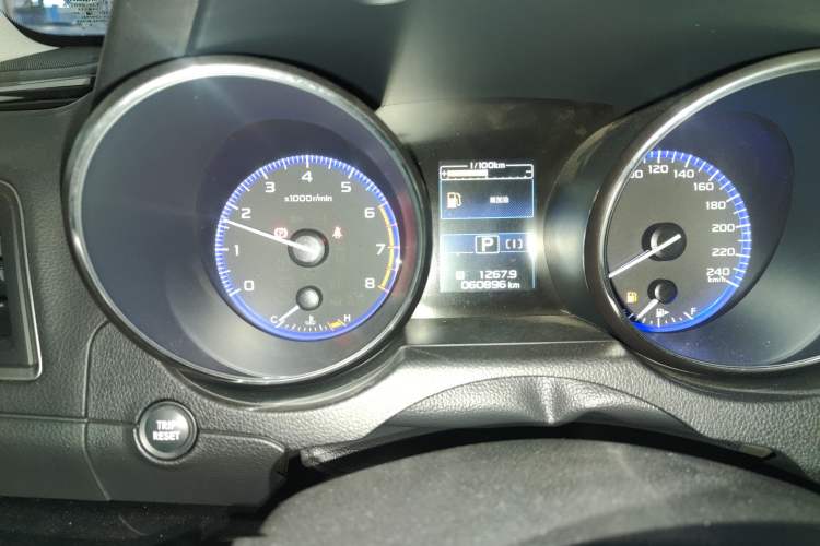 Used Subaru Legacy 2016 2.5i All-Wheel-Drive Glory Edition Odometer Close Up