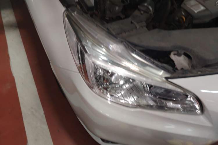 Used Subaru Legacy 2016 2.5i All-Wheel-Drive Fashion Edition Right Front Headlight