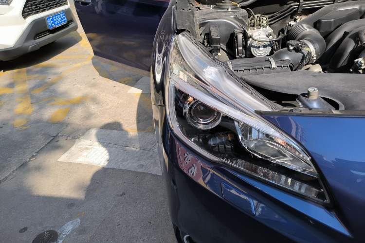 Used Subaru Legacy 2016 2.5i All-Wheel-Drive Glory Edition Right Front Headlight