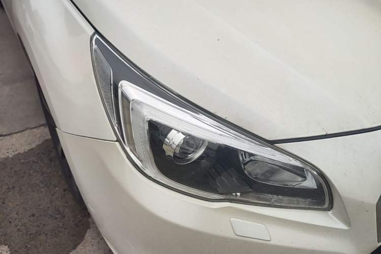Used Subaru Legacy 2016 2.5i All-Wheel-Drive Glory Edition Right Front Headlight