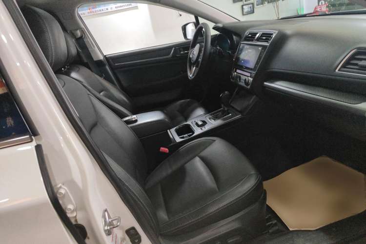 Used Subaru Legacy 2016 2.5i All-Wheel-Drive Glory Edition Right Front Seat