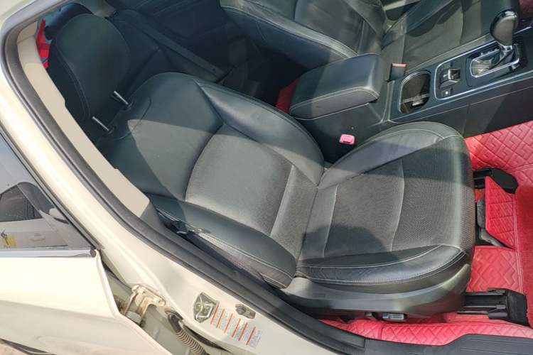 Used Subaru Legacy 2016 2.5i All-Wheel-Drive Glory Edition Right Front Seat