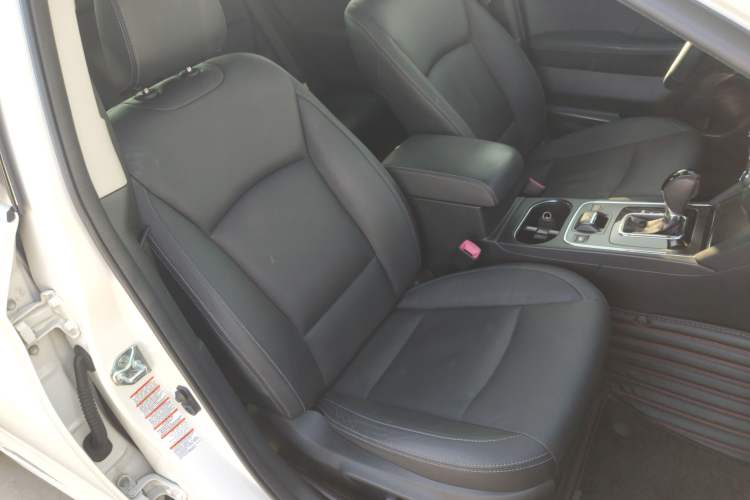 Used Subaru Legacy 2016 2.5i All-Wheel-Drive Glory Edition Right Front Seat