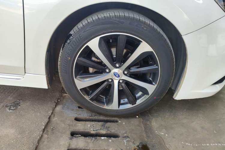 Used Subaru Legacy 2016 2.5i All-Wheel-Drive Glory Edition Right Front Wheel Hub