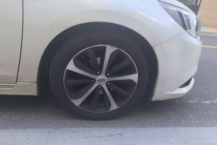 Used Subaru Legacy 2016 2.5i All-Wheel-Drive Glory Edition Right Front Wheel Hub