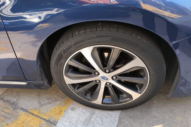 Used Subaru Legacy 2016 2.5i All-Wheel-Drive Glory Edition Right Front Wheel Hub