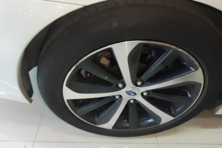 Used Subaru Legacy 2016 2.5i All-Wheel-Drive Glory Edition Right Rear Wheel Hub